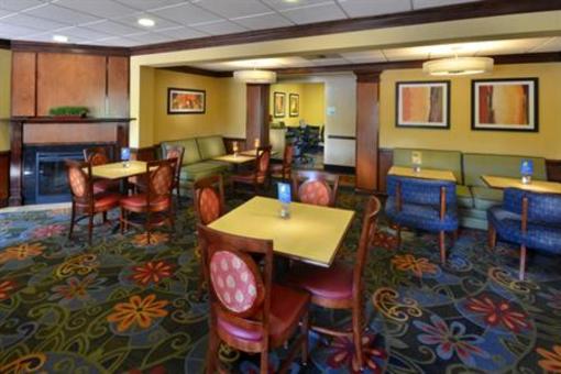 фото отеля Holiday Inn Express Richmond - I64 At Innsbrook