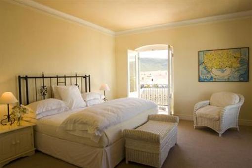 фото отеля Auberge Burgundy Guesthouse Hermanus