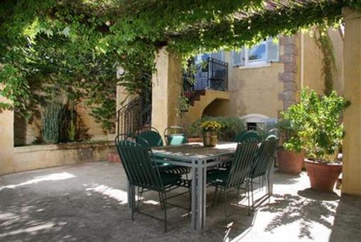 фото отеля Auberge Burgundy Guesthouse Hermanus