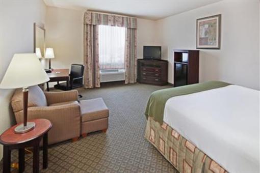 фото отеля Holiday Inn Express Hotel & Suites Corsicana