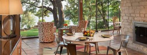 фото отеля Inn On Lake Granbury