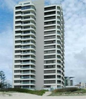 фото отеля Dorchester On The Beach Apartments Gold Coast