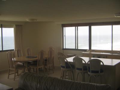 фото отеля Dorchester On The Beach Apartments Gold Coast