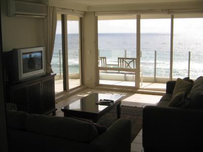 фото отеля Dorchester On The Beach Apartments Gold Coast