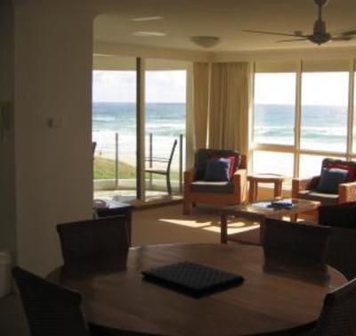 фото отеля Dorchester On The Beach Apartments Gold Coast