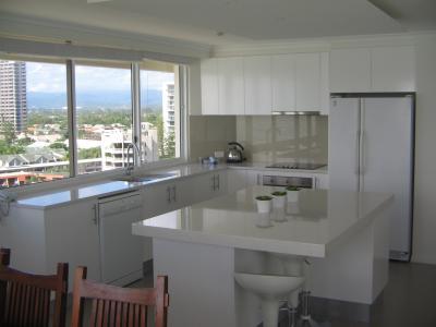 фото отеля Dorchester On The Beach Apartments Gold Coast