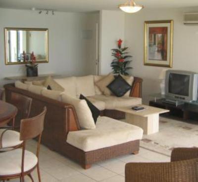 фото отеля Dorchester On The Beach Apartments Gold Coast