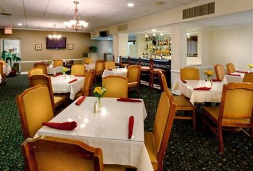 фото отеля Holiday Inn Fort Lee