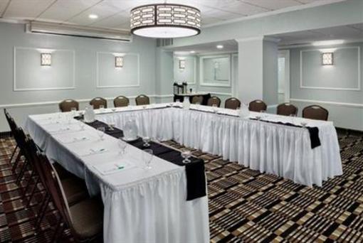 фото отеля Holiday Inn Fort Lee