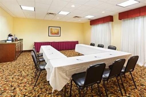фото отеля Holiday Inn Express Alcoa Knoxville Airport