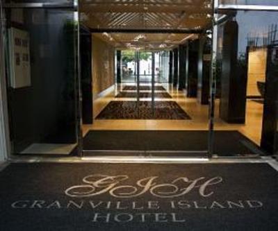 фото отеля Granville Island Hotel