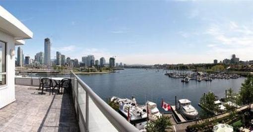 фото отеля Granville Island Hotel