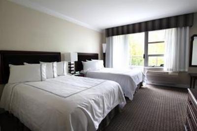 фото отеля Granville Island Hotel