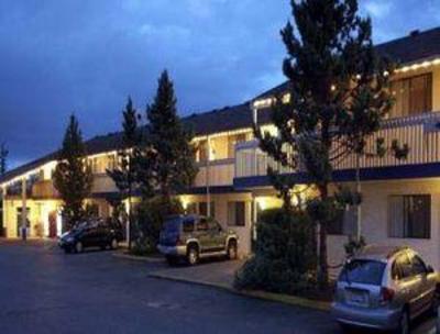 фото отеля Travelodge Courtenay