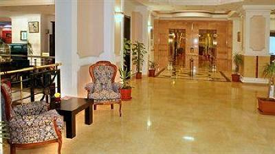 фото отеля Phoenicia Grand Hotel