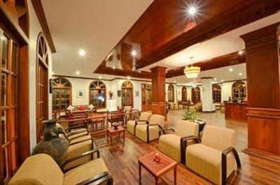фото отеля Royal Crown Hotel