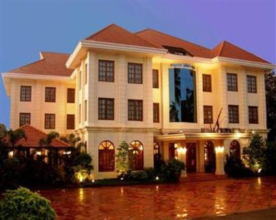 фото отеля Royal Crown Hotel