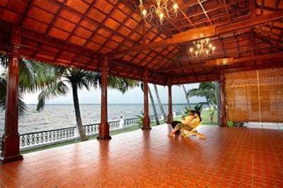 фото отеля Cocobay Resort Kumarakom