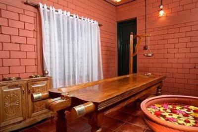 фото отеля Cocobay Resort Kumarakom