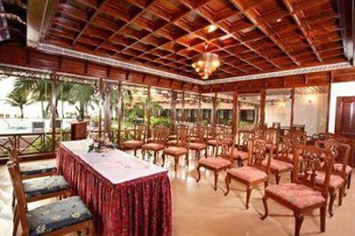 фото отеля Cocobay Resort Kumarakom