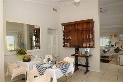 фото отеля Flamingo Lodge Bed & Breakfast Umhlanga