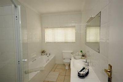 фото отеля Flamingo Lodge Bed & Breakfast Umhlanga