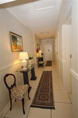 фото отеля Flamingo Lodge Bed & Breakfast Umhlanga