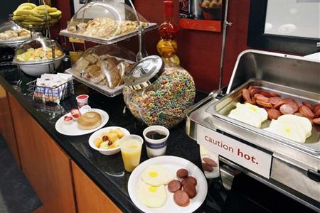 фото отеля Hampton Inn Buffalo Airport
