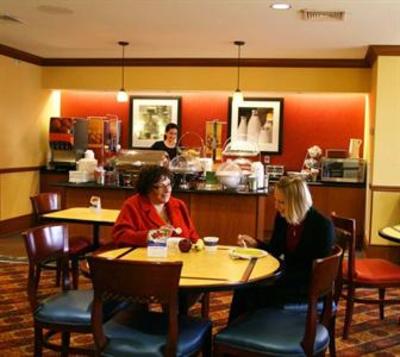 фото отеля Hampton Inn Buffalo Airport