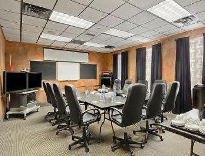 фото отеля Days Inn & Conference Centre Leamington