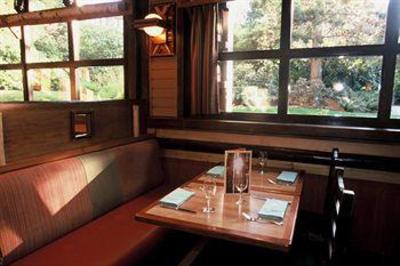 фото отеля Disneys Sequoia Lodge Magny-le-Hongre