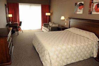 фото отеля Howard Johnson Resort Pilar