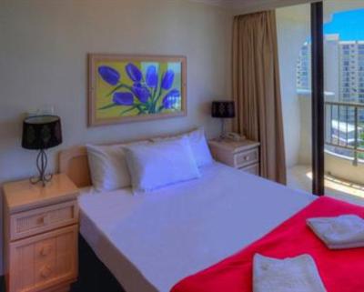 фото отеля Aristocrat Apartments Gold Coast