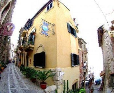 фото отеля Le Piccole Grotte Bed & Breakfast Scilla
