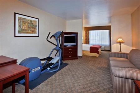 фото отеля Holiday Inn Express Hotel & Suites Henderson (Nevada)