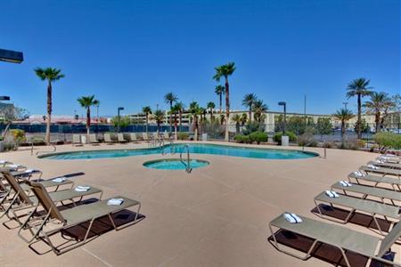 фото отеля Holiday Inn Express Hotel & Suites Henderson (Nevada)