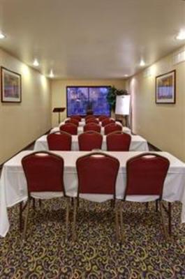 фото отеля Holiday Inn Express Hotel & Suites Henderson (Nevada)