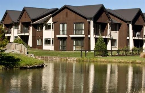 фото отеля Village Lake Apartments