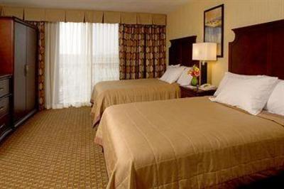 фото отеля Embassy Suites Bloomington