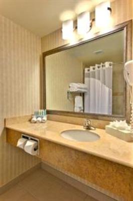 фото отеля Holiday Inn Express Hotel & Suites South Edmonton