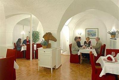 фото отеля Weisses Ross