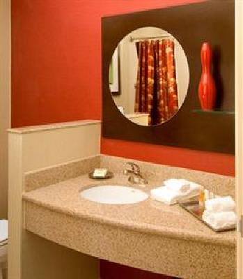 фото отеля Courtyard by Marriott Denton