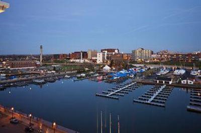 фото отеля Sheraton Erie Bayfront Hotel