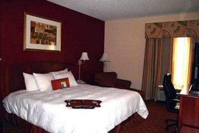 фото отеля Hampton Inn Paris