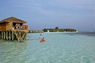 фото отеля Vilamendhoo Island Resort