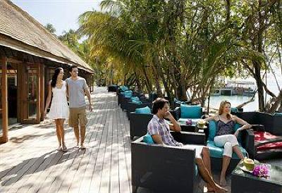 фото отеля Vilamendhoo Island Resort