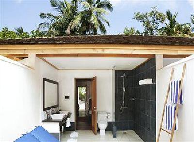 фото отеля Vilamendhoo Island Resort