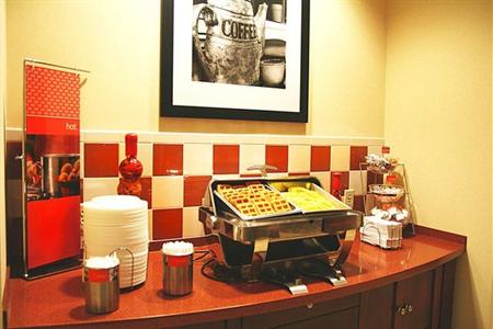 фото отеля Hampton Inn & Suites Plymouth