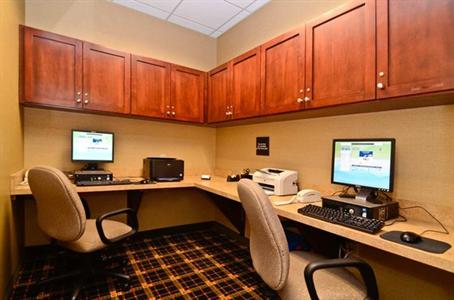 фото отеля Hampton Inn & Suites Plymouth