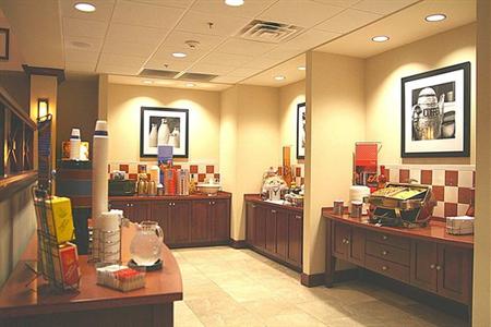 фото отеля Hampton Inn & Suites Plymouth